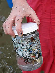ocean debris plastic