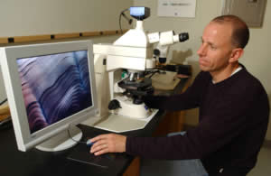 Fish ecologist Simon Thorrold